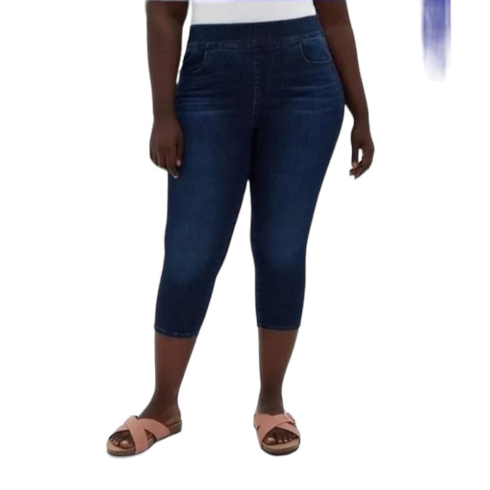 Torrid Slim Fix‎ Collection Crop Jean Size 4